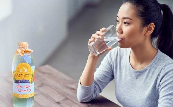 Uống giấm táo mèo đúng thời điểm